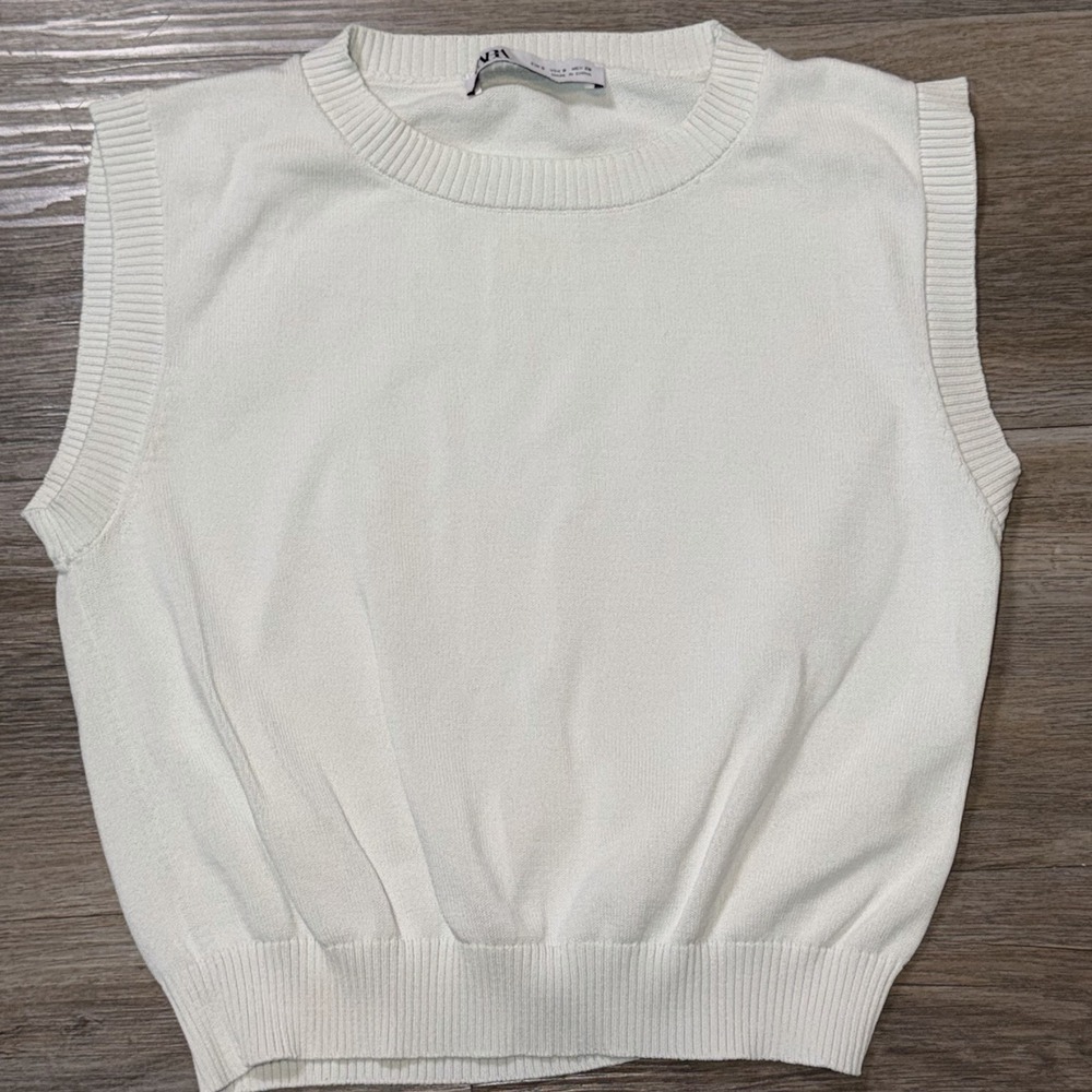 Zara Cream-Colored Crewneck Knitted Vest Womens Small Ribbed Trim Detailing